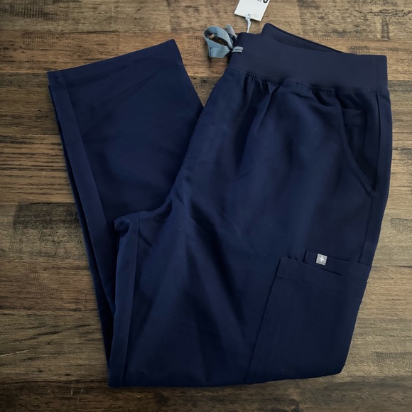 NWT Figs High Waisted Yola Navy Scrub Pants - Picture 2 of 7